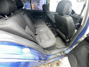 Dezmembrez Volkswagen Bora 1.6 an 2002 77kW 105CP BCB Albastru - imagine 4