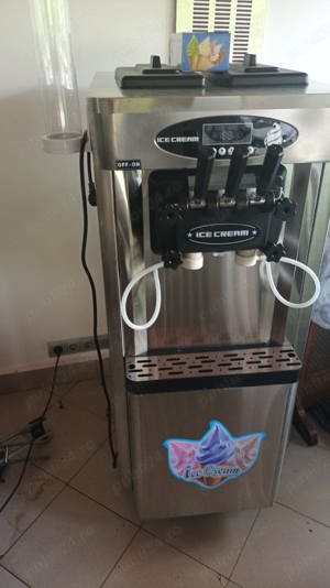 Masina de inghetata stradala cu topinguri 