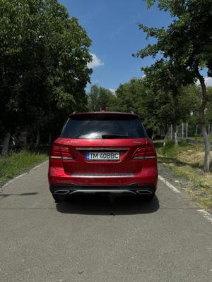 Proprietar vand Mercedes GLE 350d AMG 4MATIC in stare impecabila - imagine 2