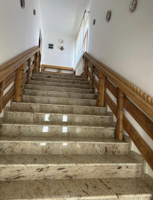 Închiriez pensiune cu 8 camere in stil maramureșean  - imagine 9