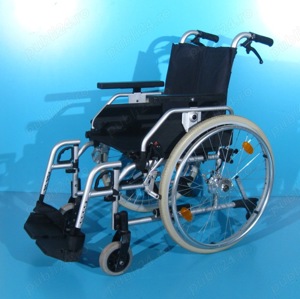 Scaun cu rotile B+B   latime sezut 43 cm