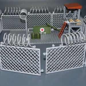 Baza militara mobila tip Lego cu foisor si garduri cu sarma ghimpata - imagine 2