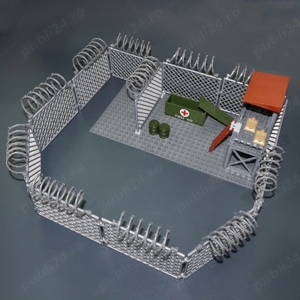 Baza militara mobila tip Lego cu foisor si garduri cu sarma ghimpata