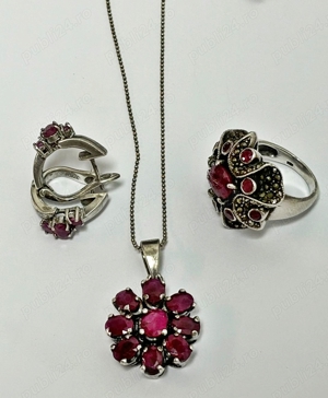 inel, cercei si medalion din argint cu rubine naturale fatetate - imagine 2