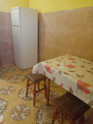 Vand apartament 2 camere - imagine 6