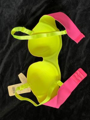 Set lenjerie intima sexy dama roz neon firma Victoria's Secret - imagine 3