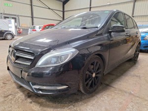 Dezmembrez Mercedes B-Class W246 2014 HATCHBACK 1.5 DCI - imagine 2