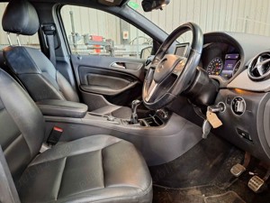 Dezmembrez Mercedes B-Class W246 2014 HATCHBACK 1.5 DCI - imagine 5