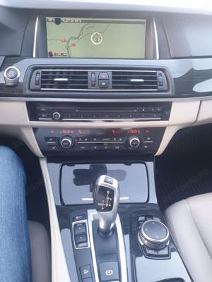 BMW Seria 5 525d xDrive Luxury! - imagine 13