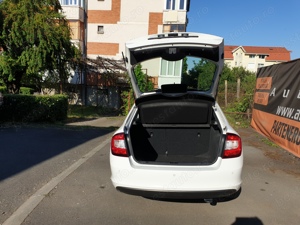 Skoda Rapid 1.4 TDI Ambition DSG cu Cutie Viteze Automată, Jante Aliaj, Senzori Parcare!!! - imagine 9