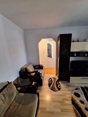 De vanzare apartament cu 2 camere, decomandat, etajul 1, zona Roman Vodă  - imagine 3