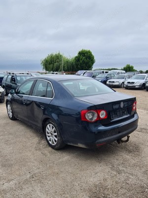 Dezmembram VW Jetta 1.9 tdi cod motor BKC 105CP an 2005-2010 - imagine 3