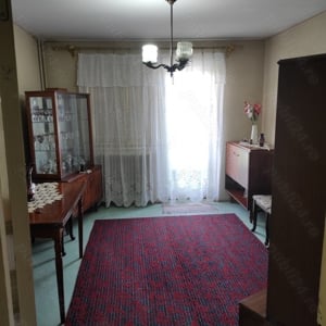 Vând apartament 3 camere în Alexandria zona Peco preț 40000 Euro 