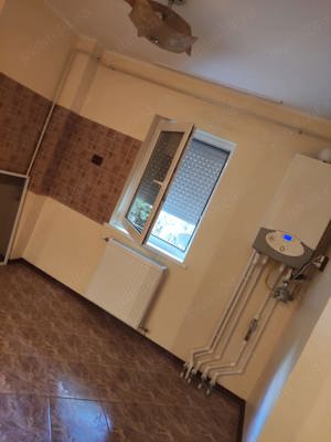 Apartament 2 camere Sid-Vest, parter,S-50 mp - imagine 4