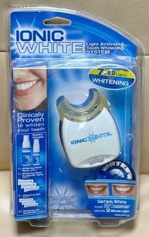 Sistem de albire a dinților activat cu lumină albă ionică