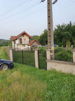 Casa de vanzare P + Etaj - imagine 2