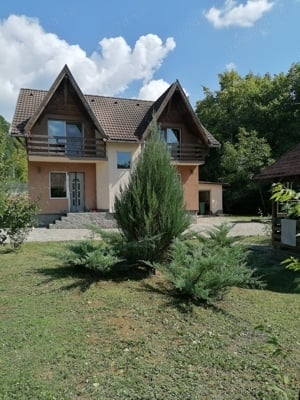 Vând casa finalizata în 2014, în Carbunari, la 12KM de Baia Mare, langa padure. 