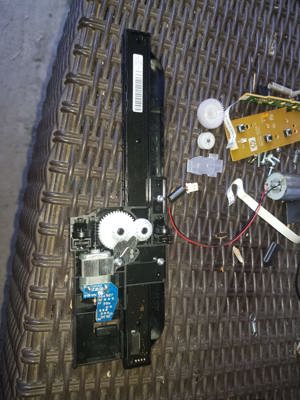 scanner cm218cfad9-1 atil emma-c eb3216243035 de pe imprimanta HP Deskjet 1050a - imagine 3