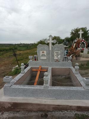 Construcții monumente funerare 
