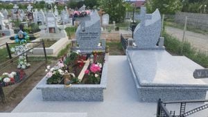 Construcții monumente funerare  - imagine 2