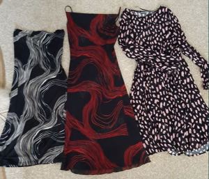 Vand haine de vara - tricouri, rochite, fustite etc