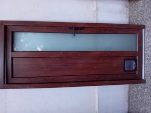 Usa intrare pvc mahon cu usita pt pisici