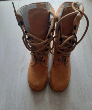 Bocanci de piele intoarsa . - imagine 3