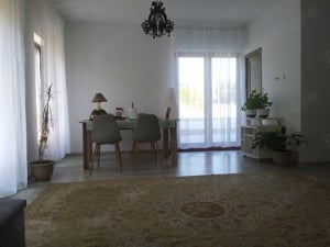 Apartament.in. vila.  2. camere. cu. gradina. 