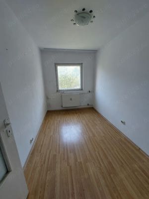 Descoperă potențialul: Apartament de 3 camere decomandate etaj 2 în Micro 17 - imagine 6