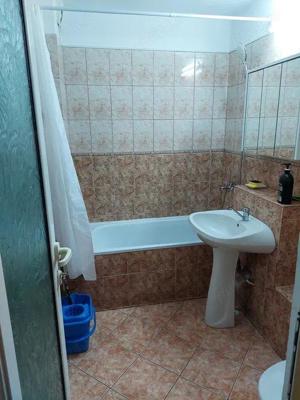 Vand ap. 4 camere spatios, zona f. linistita, complet mobilat, SU 90mp - imagine 5