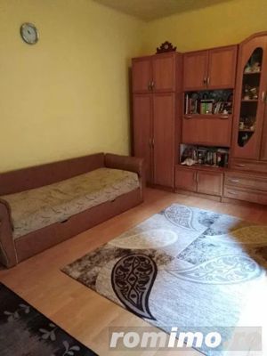 Semicentral - Vanzare casa 3 camere - Str. Predeal - imagine 2