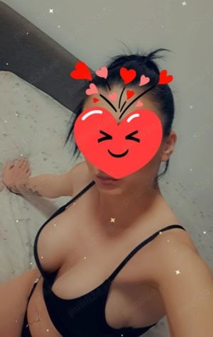      AMANTA PERFECTA . Cercel intim   ....Bruneta sexy si siliconata reala - imagine 5