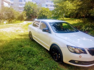 Vând Skoda Superb 2,2015 automata  - imagine 9