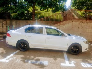 Vând Skoda Superb 2,2015 automata  - imagine 6