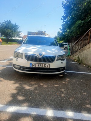 Vând Skoda Superb 2,2015 automata  - imagine 2