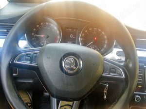 Vând Skoda Superb 2,2015 automata  - imagine 4