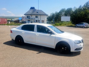 Vând Skoda Superb 2,2015 automata  - imagine 7