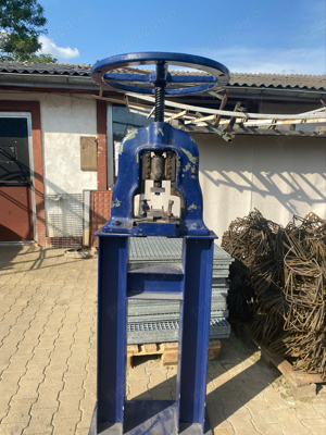 Presa cu surub cu 4 inceputuri COBA 50