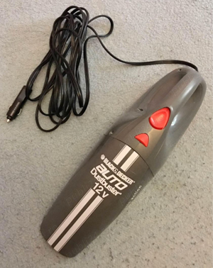 Aspirator auto Black&Decker 60 lei 