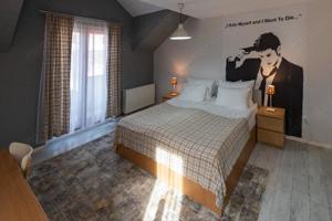 De vanzare Boutique Hotel Rocker's Inn, locatie functionala, zona Cheile Nerei - imagine 12