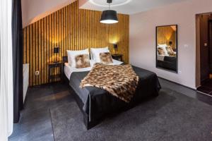 De vanzare Boutique Hotel Rocker's Inn, locatie functionala, zona Cheile Nerei - imagine 16