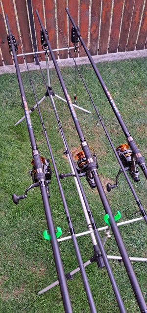 Set Pescuit, 3 Lansete 3,90m, 3 Mulinete Fascinate 8000 cu baitrunner, Rod Pod, Senzori 