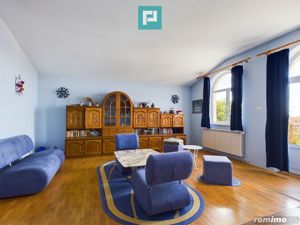 Vilă cu 3 apartamente în zona Parneava - imagine 12