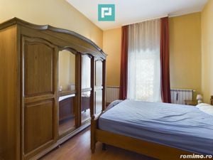 Vilă cu 3 apartamente în zona Parneava - imagine 13