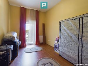 Vilă cu 3 apartamente în zona Parneava - imagine 19