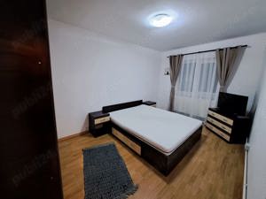 Închiriez apartament cu 2 camere 