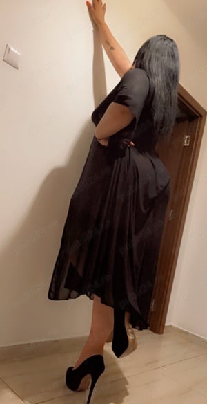 Eva new in the city! La mine sau la hotel 