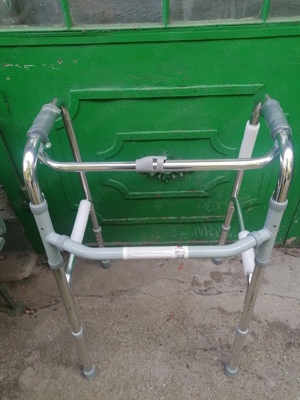 Vând fotoliu rulant și cadru pliabil - imagine 3