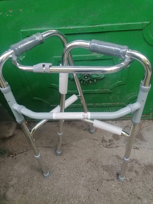 Vând fotoliu rulant și cadru pliabil - imagine 2