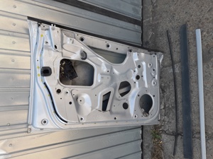 usa stanga fata Audi a4 - imagine 5